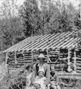 Gordon Hill log cabin Kahshe Lake early 1900s